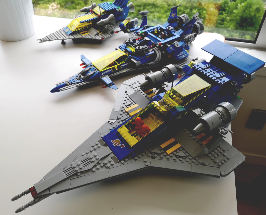 Lego models 928, '929', and 10497
